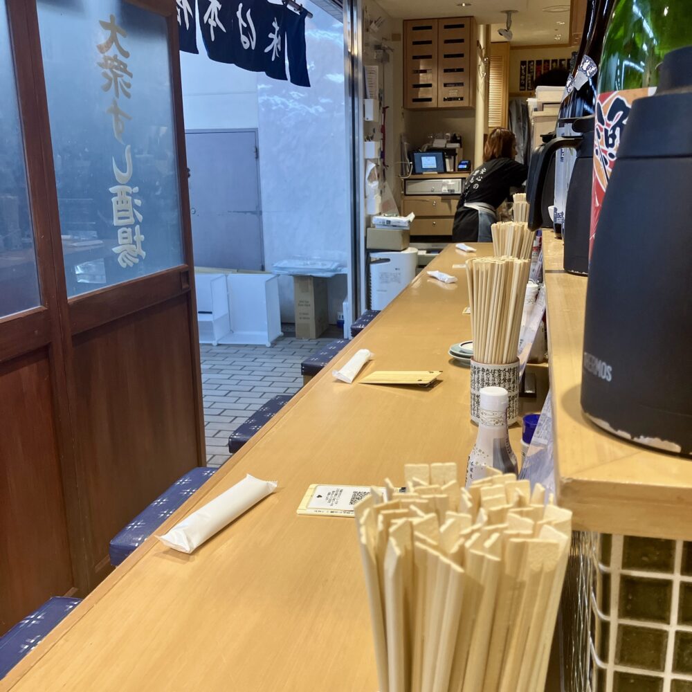 野毛・ぴおシティ「めのじ」店内_カウンター