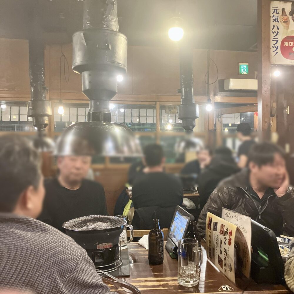 溝ノ口「二の鉄」1Fテーブル席